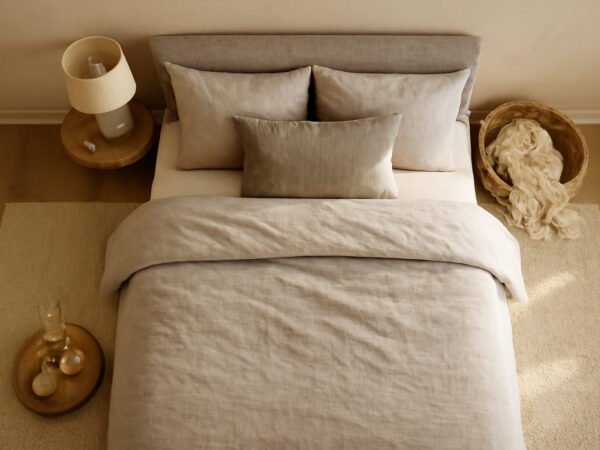 Schlafzimmer Ideen graues Bett — 15 einfache Varianten